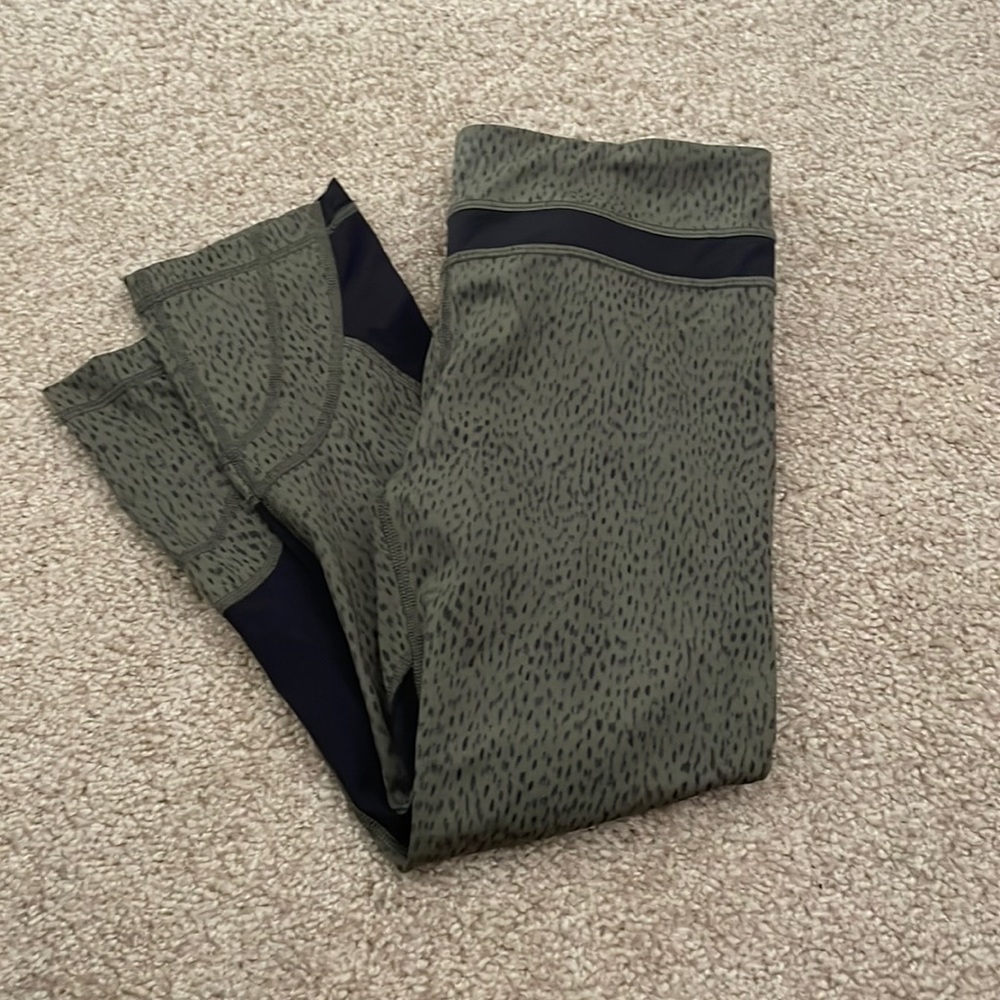 LULULEMON cropped leggings
